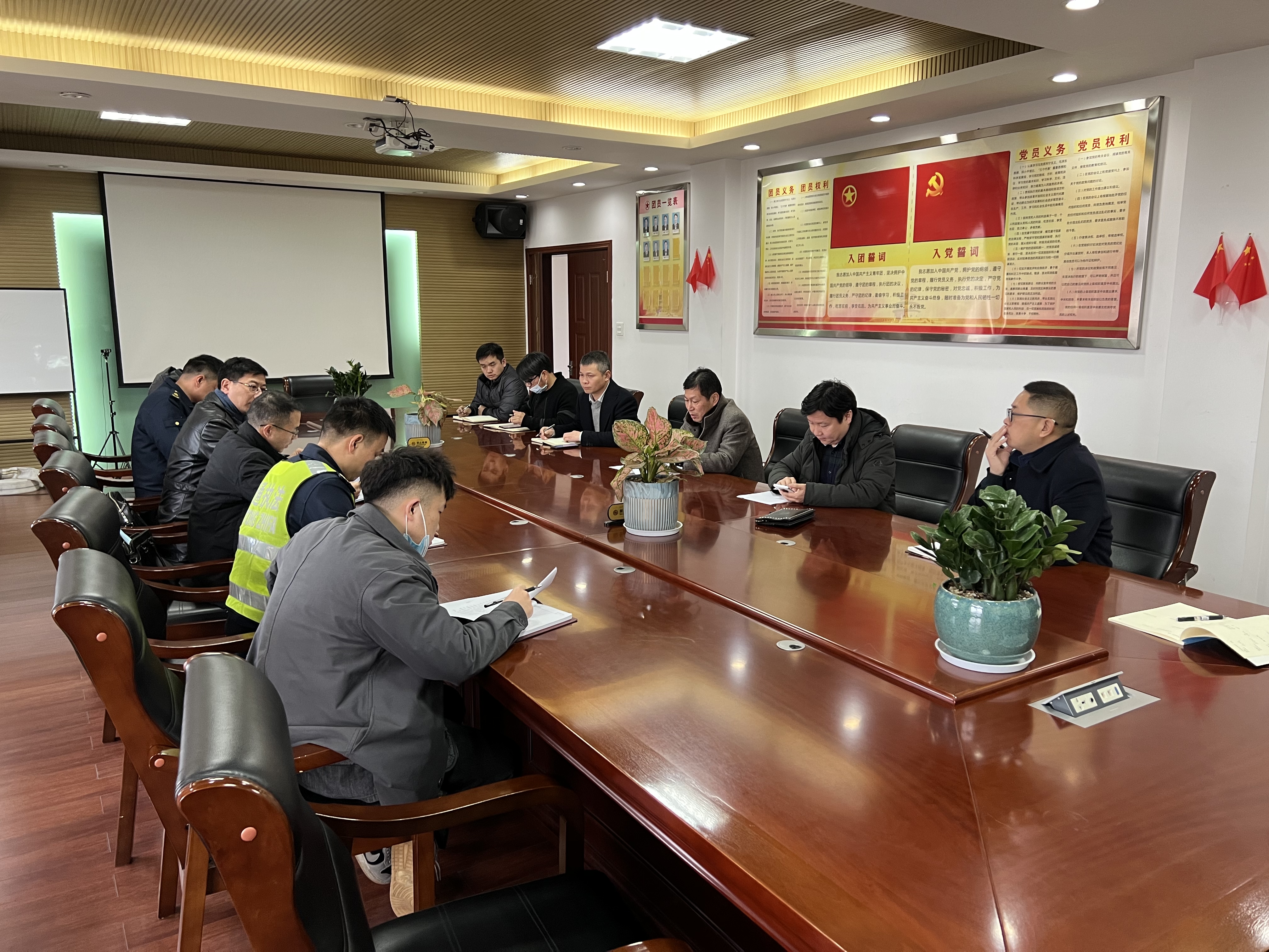 1642385147777627.jpg 20220113圖為三化一平專(zhuān)項(xiàng)整治會(huì)議召開(kāi) 林堅(jiān)攝.JPG